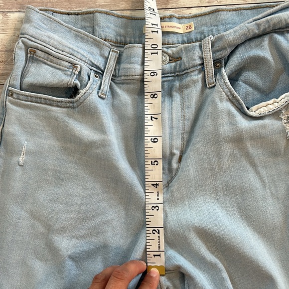 Levi’s 724 High Rise Straight Crop Leg Light Wash Ripped Knees Jeans - Picture 7 of 11